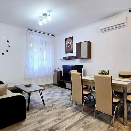Apartament 3 Camere Hd Hunedoara Exterior photo